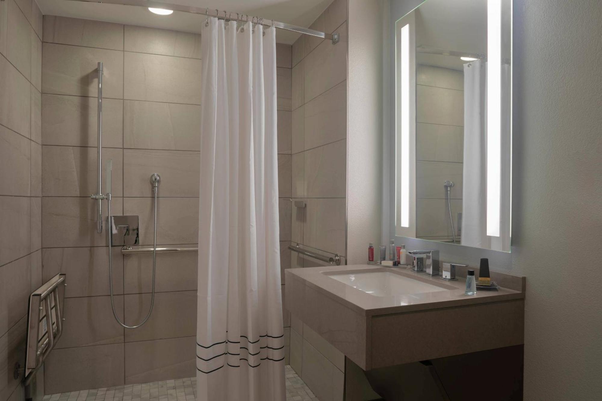Winston-Salem Marriott Hotel Ngoại thất bức ảnh