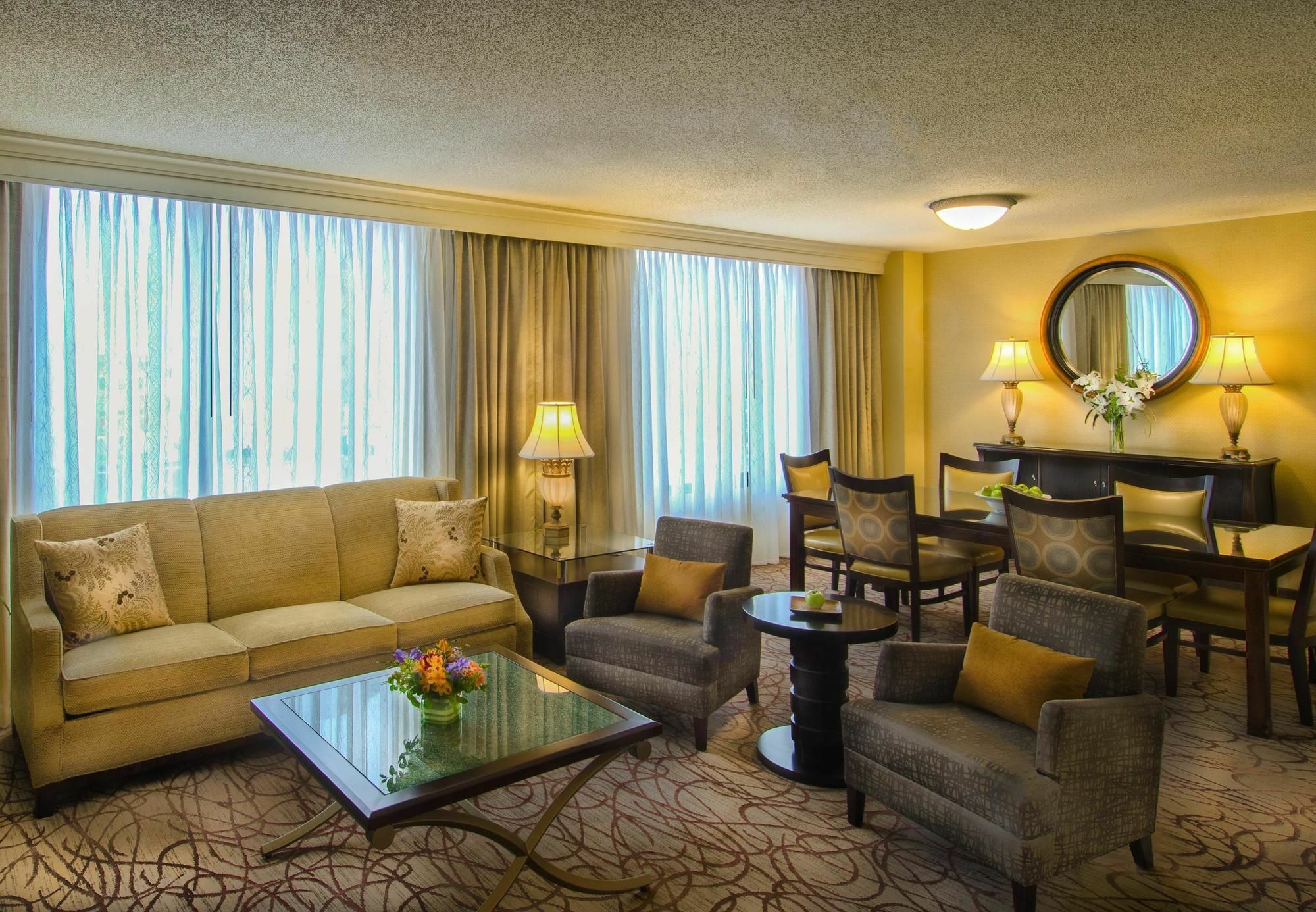 Winston-Salem Marriott Hotel Ngoại thất bức ảnh